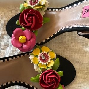 Super cute- never worn!